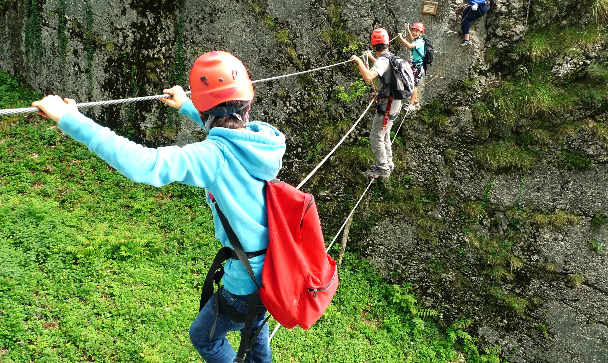 Classe d'enfants sur une activité à sensation à la montagne du Salève pour les écoles et centres de loisirs
