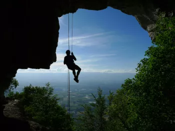 Descente en Rappel au Trou de la Tine